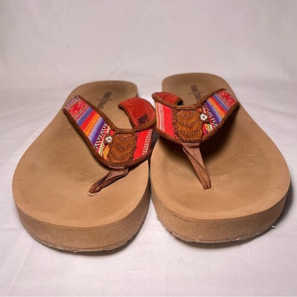 Minnetonka Thong Sandals Red Brown Size 9 - Picture 3 of 8